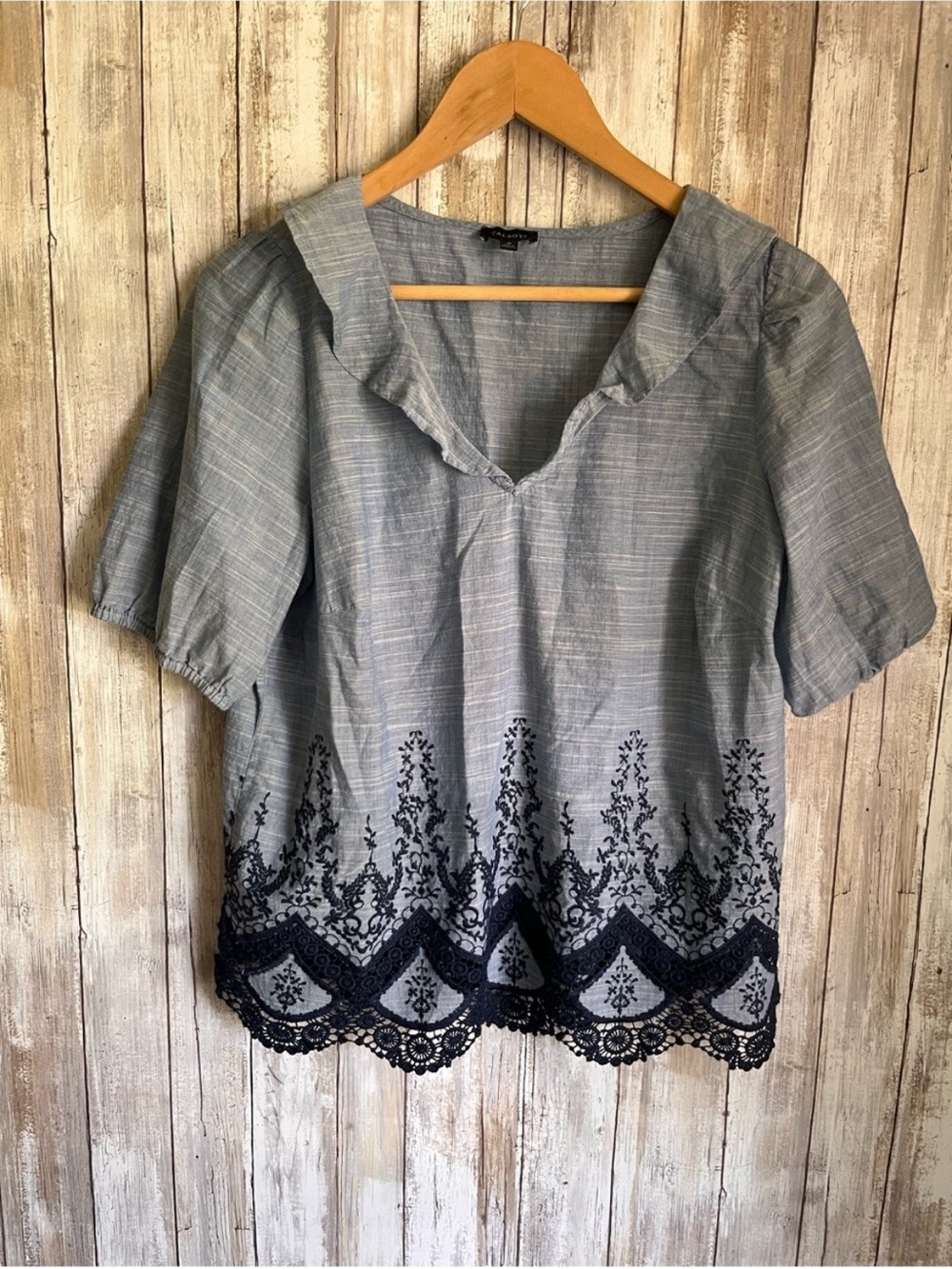 Talbots Blue Cotton Embroidered Lace Hem Ruffle Neck Blouse Medium - Picture 2 of 5